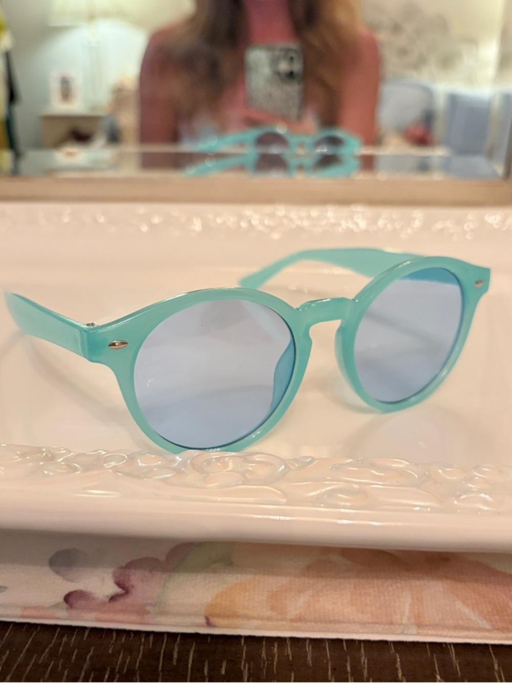 Women’s Mint Round Frame Sunglasses
